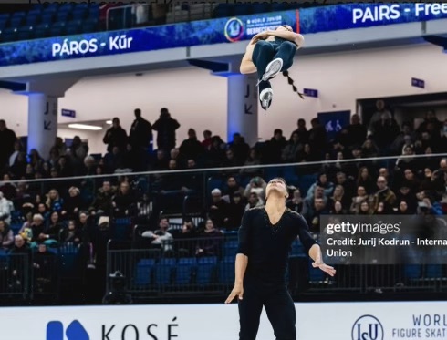 Ice Dance team in a pose Ice Dance team in a pose